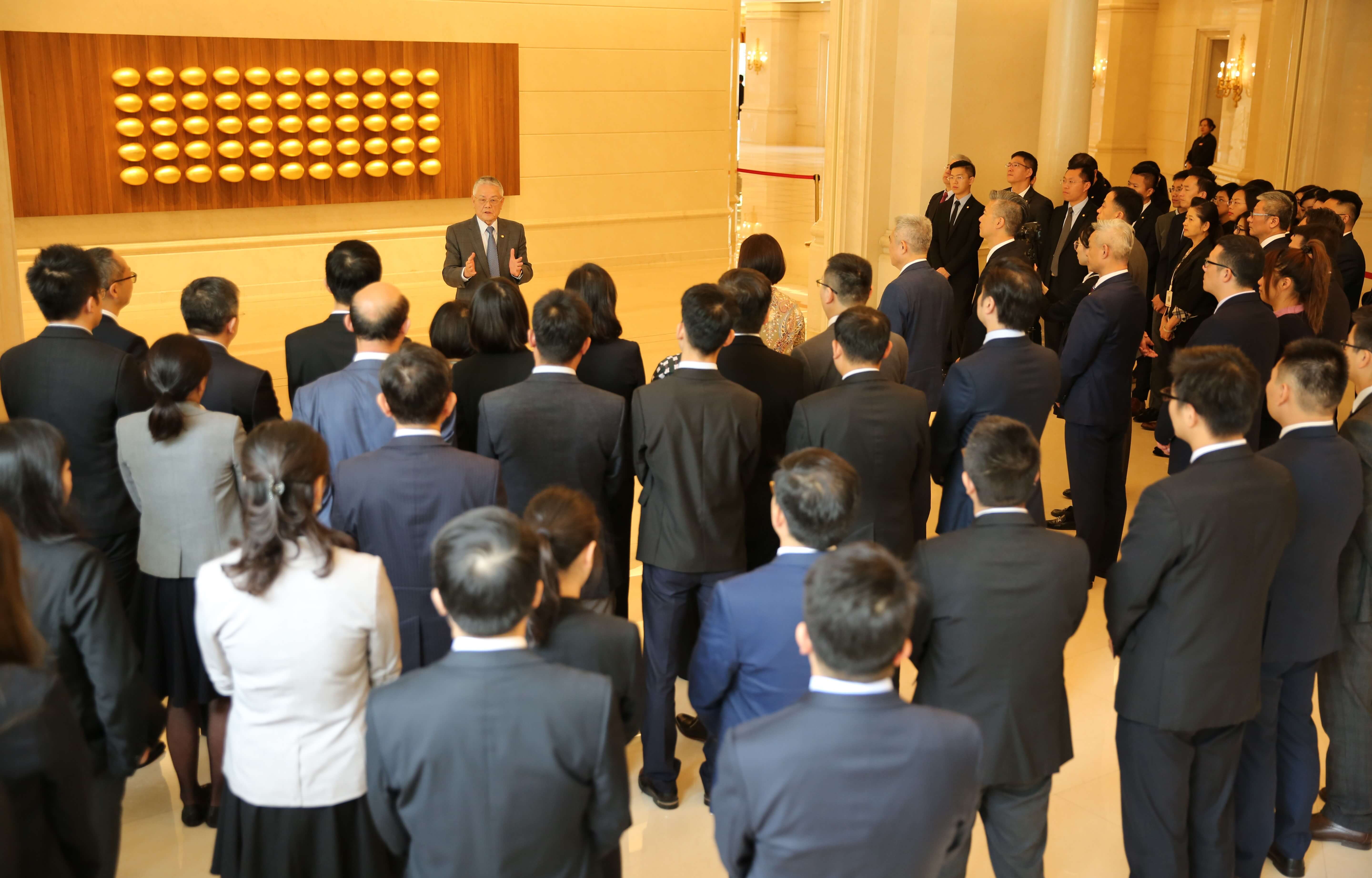 創辦人表示：震旦已走過漫長的歷程， 始終穩健進步、不斷創新， 并勉勵同仁為「震旦第一」持續努力！