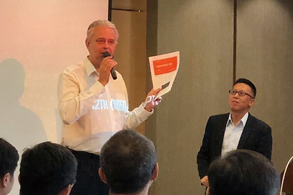 YSoft亞太區執行長Milan Fujita先生介紹物聯網概念